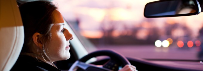 8 tips para conducir mejor de noche